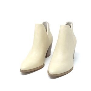 Sun + Stone Ankle Boots Eliza Ecru Faux Leather Almond Toe